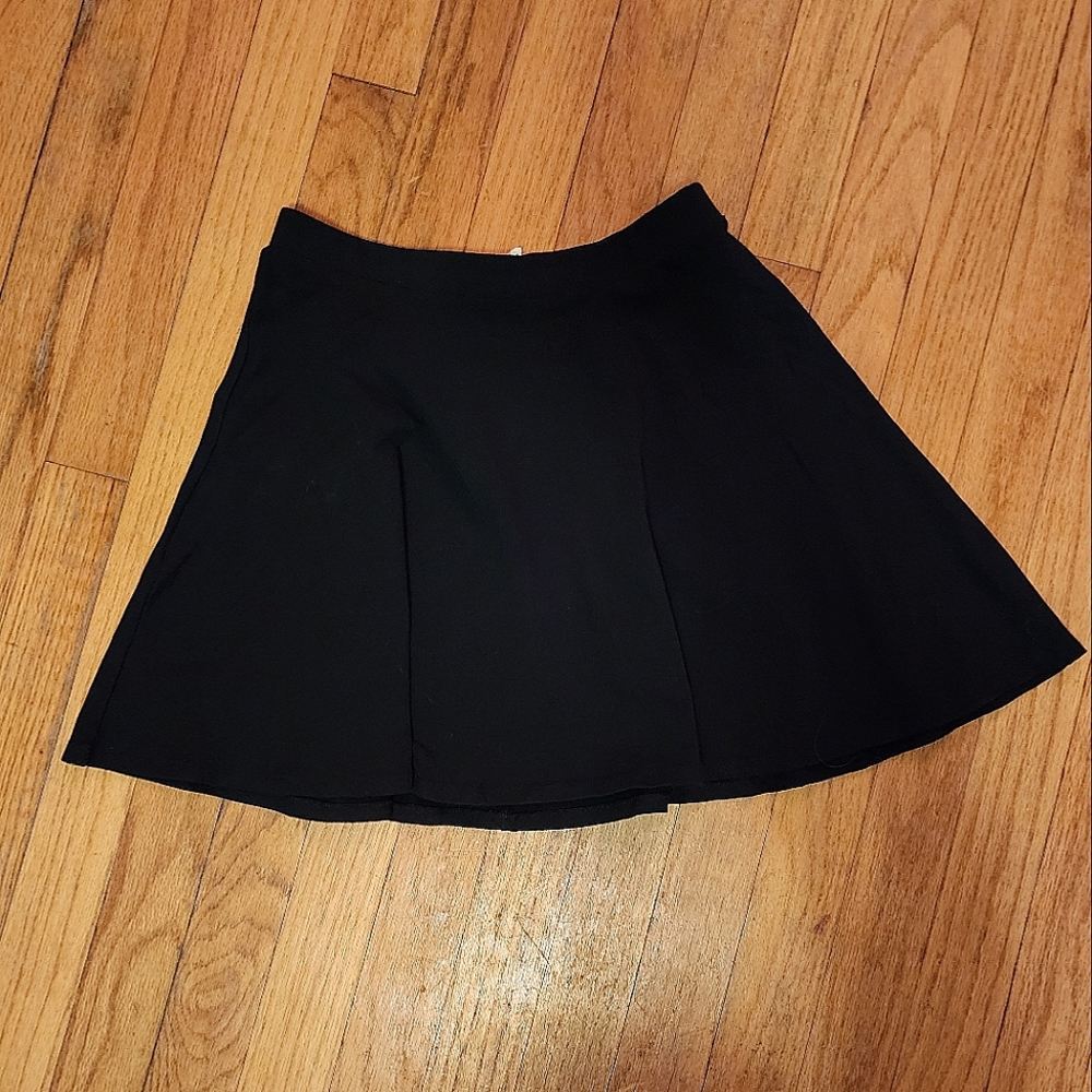 Black skater skirt